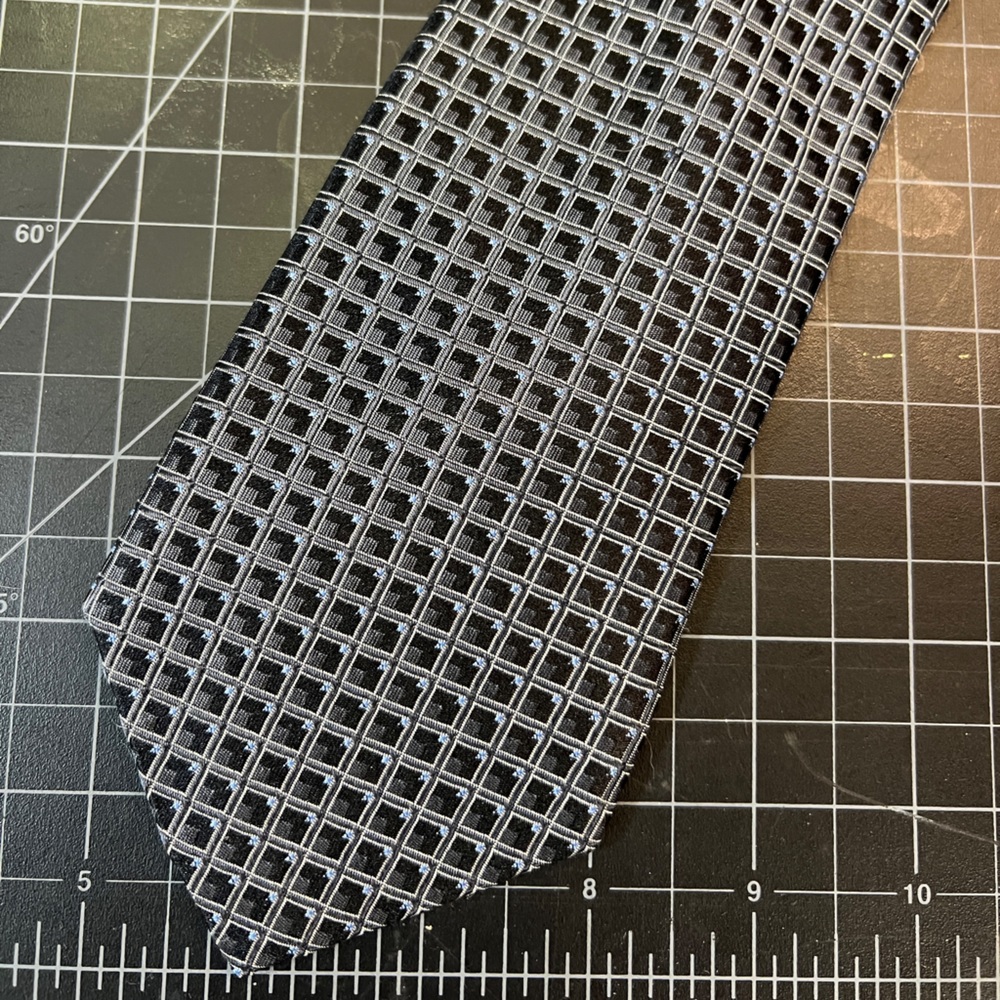 EUC Vintage Nicole Miller silk tie